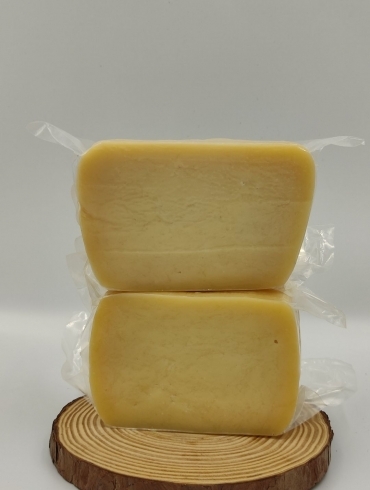 Branza Maturata Parmezan de Oaie, Albota, 350g